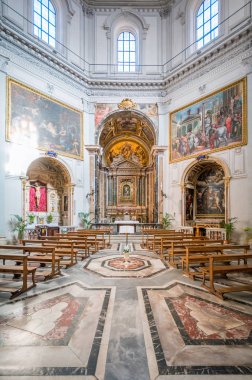 Santa Maria della Pace'in iç görünümü, Piazza Navona yakınlarındaki barok kilise, Roma, Şubat-07-2017