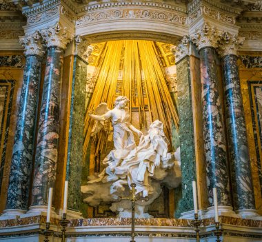 Roma'daki Santa Maria della Vittoria Kilisesi'nde Azize Teresa'nın Ecstasy'si. 12-Aralık 2017
