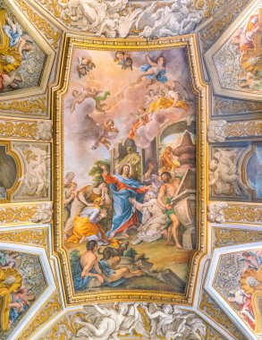 Roma'daki Santa Maria Maddalena Kilisesi'nde Michelangelo Cerruti'nin freskli kasa. Eylül-15-2018