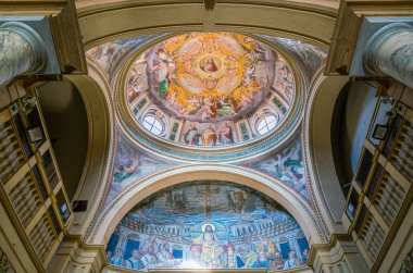 Roma'daki Santa Prudenziana Bazilikası'nın kubbesi, İtalya. Mart-25-2018