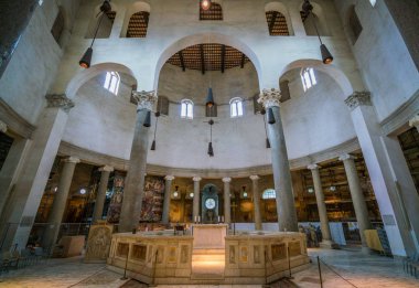 Santo Stefano Rotondo Bazilikası (Turda Aziz Stephen) Roma'da Celian Tepesi üzerinde, İtalya. Kasım-25-2017