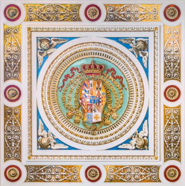 Roma'daki Santo Spirito dei Napoletani Kilisesi'nin tavanında Regno di Napoli arması. Mart-24-2019