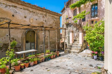 Arka planda deniz ile Agropoli manzara. Cilento, Campania, Güney İtalya.