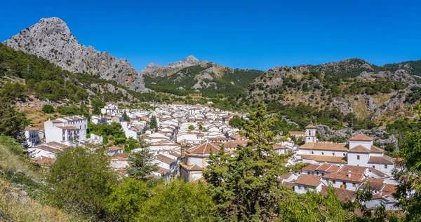 Grazalema'da manzara, Cadiz eyaleti, Endülüs, İspanya.