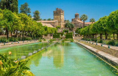 Güzel Alcazar de los Reyes Cristianos (Hıristiyan Hükümdarlar Alcazar) Cordoba, Endülüs, İspanya.
