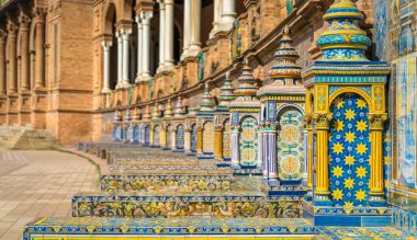Sevilla güzel Plaza de Espana fayans ve süslemeleri. Endülüs, İspanya.