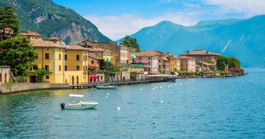 Garda Gölü 'ndeki pitoresk Gargnano kasabası. Province of Brescia, Lombardia, Italya.