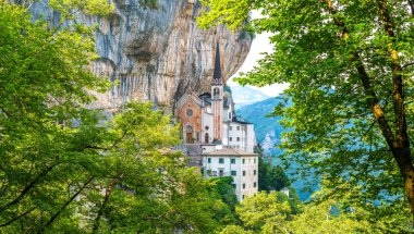 Madonna Della Corona Sanctuary, Verona Eyaleti, Veneto, Italya.