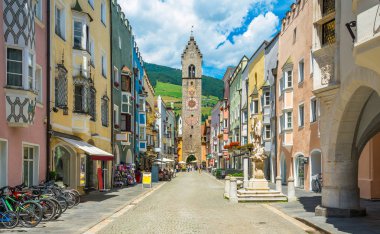Renkli Vipiteno kasabası, Trentino Alto Adige, Kuzey İtalya