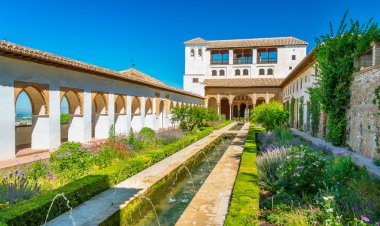 Granada'daki muhteşem Generalife Sarayı. Endülüs, İspanya.