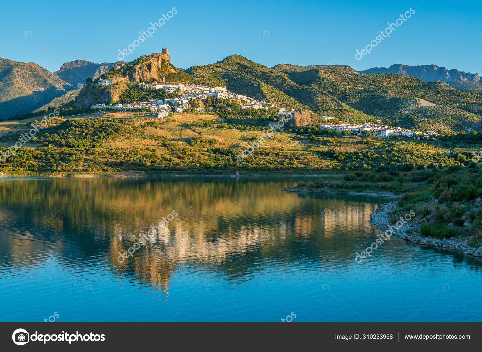 Immagini e foto stock di Zahara de la sierra | DepositPhotos, image size:1600x1167