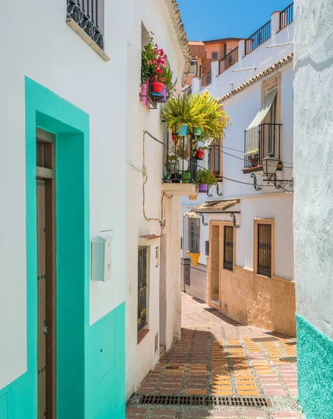 Uma Rua Pitoresca Estreita Cidade Velha Marbella Província Málaga Espanha — Fotografia de Stock