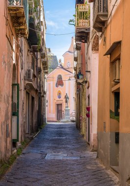 Napoli, Campania bölgesi yakınlarındaki güzel Procida adasında manzara.