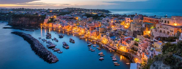 Vista Panorámica Hermosa Isla Procida Por Noche Cerca Napoli Región —  Fotos de Stock