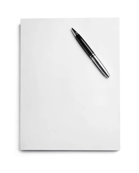 Een Pak Papier Waarop Pen Steunt Witte Achtergrond Strikte Zakelijke — Stockfoto