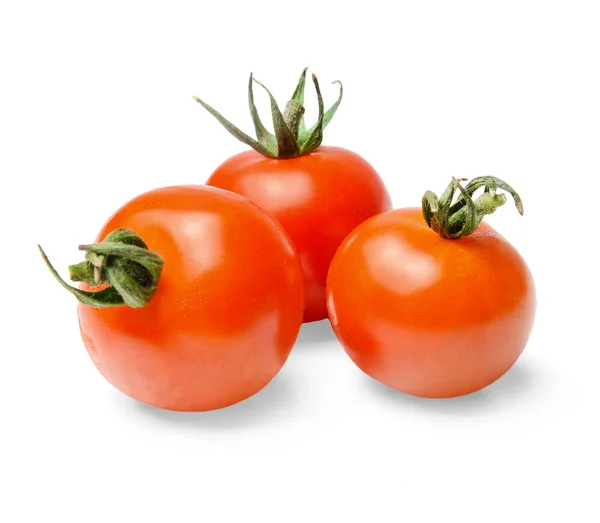 Três Tomates Cereja Vermelhos Com Espigões Verdes Fundo Isolado Branco — Fotografia de Stock