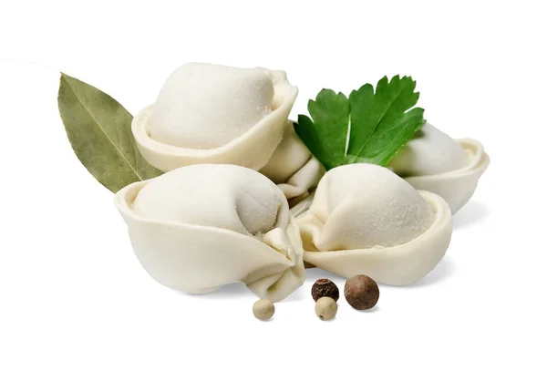 Baharatlarla süslenmiş bir yığın köfte. Beyaz izole arka plan. Close.