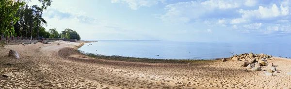 Bay Shore Early Summer Morning Peace Quiet Deserted Beach Panoramic — Stock Photo, Image