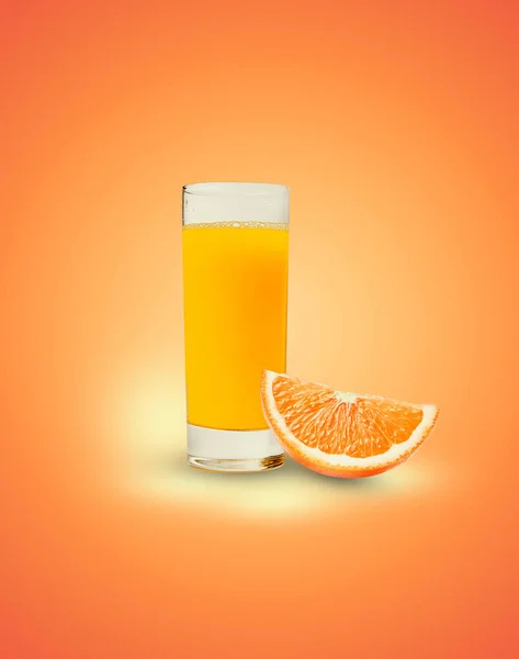 Ett Glas Apelsinjuice Och Apelsin Skiva Apelsin Bakgrund Vackra Konstverk — Stockfoto