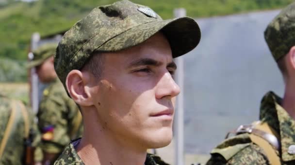 MOSCOU - 28 juillet. Entraîner des soldats dans l'armée. Les étudiants conduisent des cours avant la lutte pour terminer les tâches de préparation à la discipline — Video