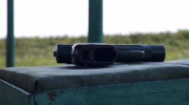 Makarov, Sovyetler Birliği 'nden 9mm' lik tabanca. Yakın plan.