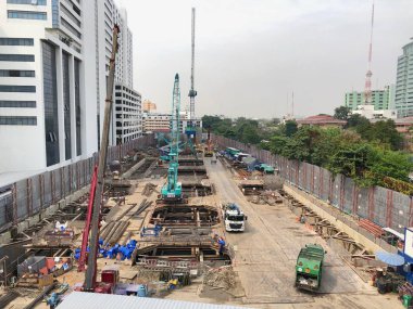 Bangkok Tayland 06 Ocak 2019: inşaat işçileri Phayathai Bts İstasyonu yakınında öncesi inşaat projeleri üzerinde çalışıyoruz