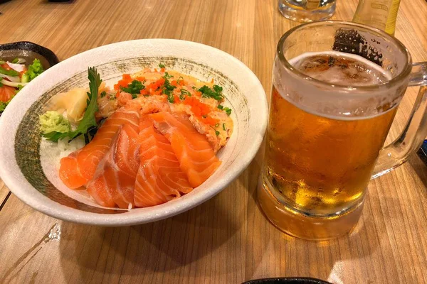 Verse Zalm Dia Met Bier Tafel Japans Eten — Stockfoto