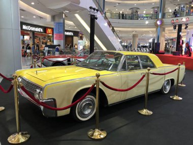 Bangkok Tayland-8 Haziran 2019: klasik araba Bangkok merkezinde Rama2 gösteren