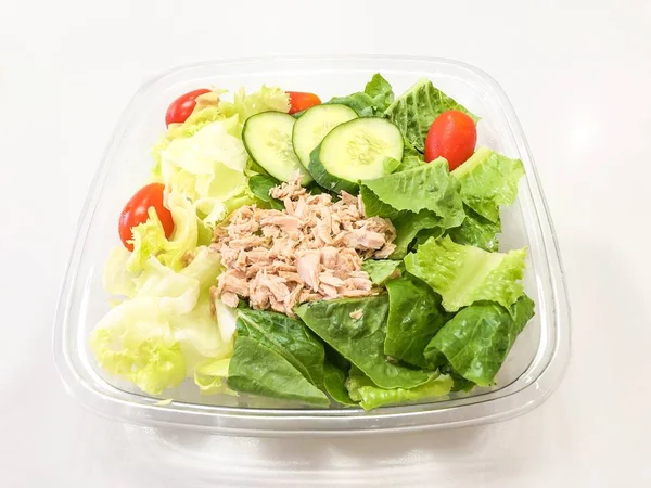 Salada Atum Fresco Recipiente Pronto Para Comer — Fotografia de Stock