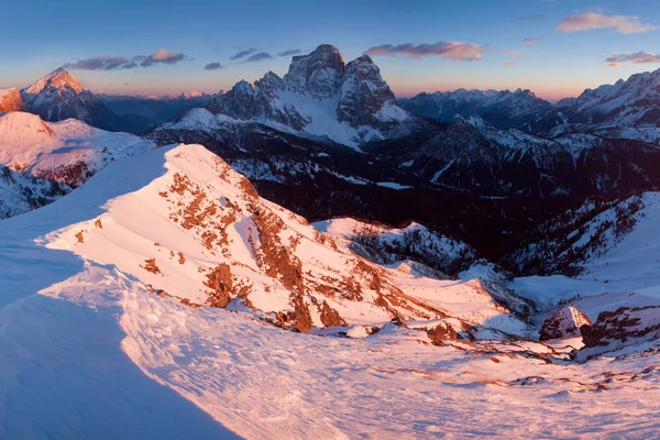Vista Panoramica Sulle Montagne Innevate Italia Europa — Foto Stock