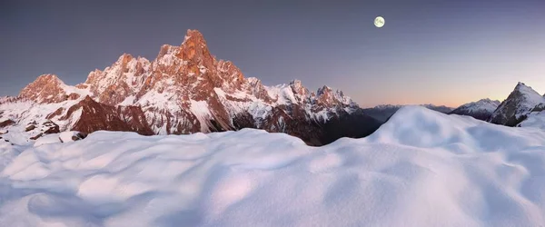 Malerischer Blick Auf Felsige Berge Winter — Stockfoto