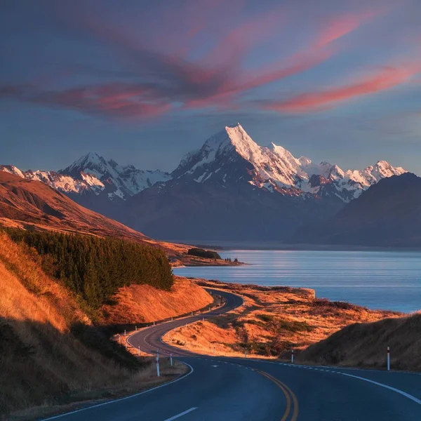 Vista Panorámica Carretera Día Soleado Las Montañas Los Alpes —  Fotos de Stock