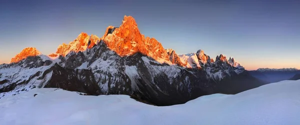 冬の岩山の景色 — ストック写真