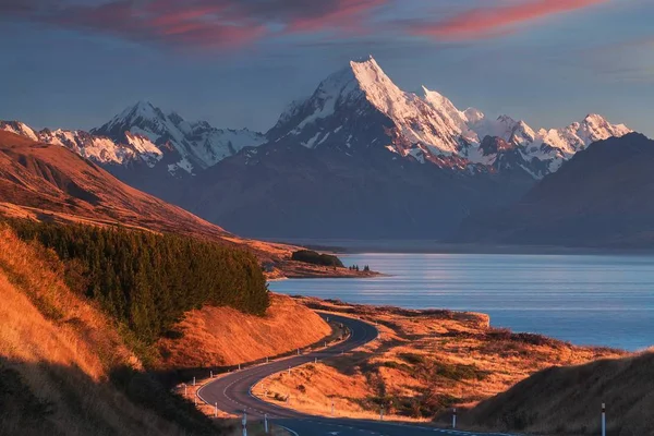 Vista Panorámica Carretera Día Soleado Las Montañas Los Alpes —  Fotos de Stock