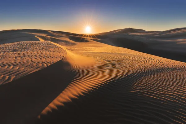 Vista Panoramica Sulla Spiaggia Sabbiosa Tramonto — Foto Stock