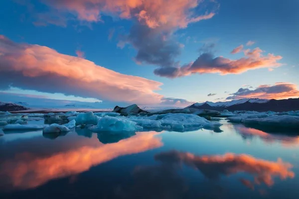 Εκπληκτική Παραλία Jokulsarlon Βράχους Πάγου Στη Λάβα Μπλακ Μπιτς Λιμνοθάλασσα — Φωτογραφία Αρχείου