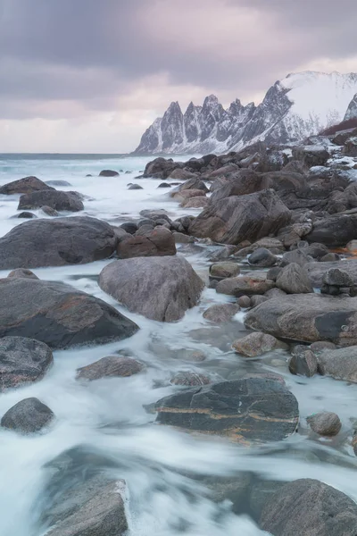 Naturskön Utsikt Över Norska Alperna Och Havet Vintern — Stockfoto