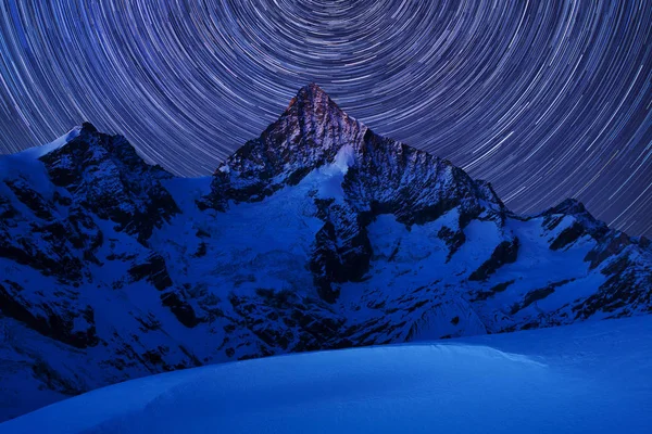 Incrível Vista Noturna Alpes Suíços Zermatt Resort Location Weisshorn Suíça — Fotografia de Stock