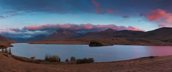 Scenic View Mountains Lake Sunlight — Stock Photo, Image