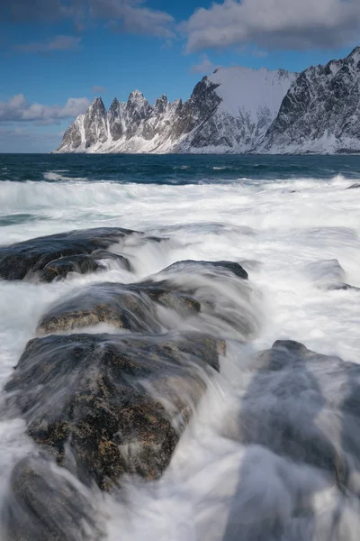 Naturskön Utsikt Över Norska Alperna Och Havet Vintern — Stockfoto