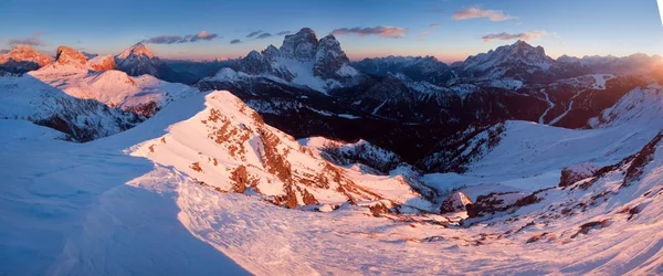 Vista Panorámica Las Montañas Nieve Italia Europa —  Fotos de Stock