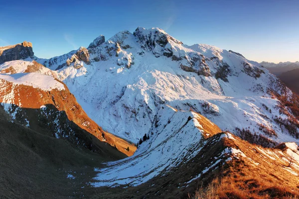 Vista Panorâmica Das Montanhas Rochosas Inverno — Fotografia de Stock