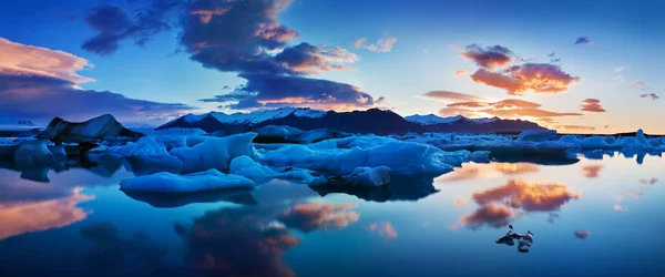 Vista Panorâmica Blocos Gelo Sob Céu Nublado — Fotografia de Stock