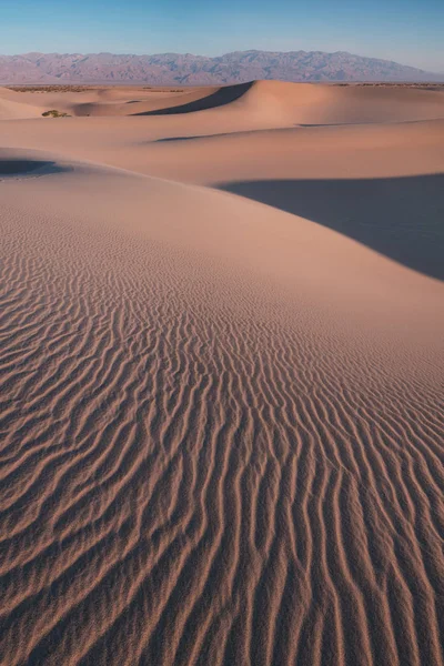 Luce Del Sole Del Mattino Presto Sulle Dune Sabbia Montagne — Foto Stock