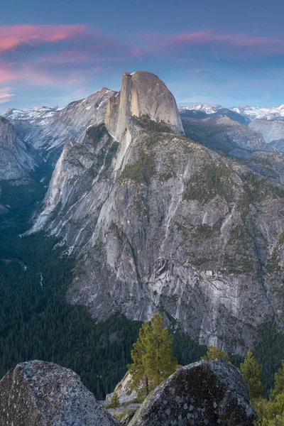 Half Dome Yosemite Völgy Yosemite Nemzeti Parkban Színes Naplemente Alatt — Stock Fotó