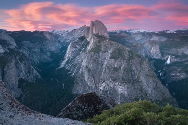 Half Dome Yosemite Völgy Yosemite Nemzeti Parkban Színes Naplemente Alatt — Stock Fotó