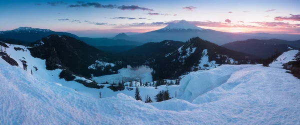 Vista Del Volcán Mount Shasta Con Glaciares California Estados Unidos —  Fotos de Stock