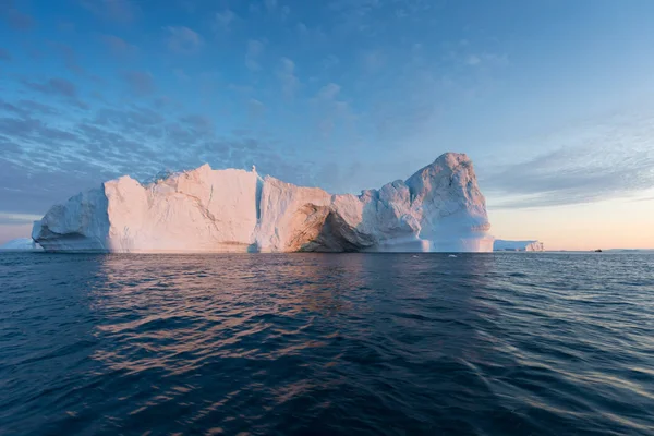 Przyroda Krajobrazy Grenlandii Lub Antarktydy Podróżować Statku Wśród Lodów Badanie — Zdjęcie stockowe