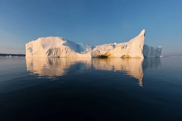 Enormi Iceberg Forme Diverse Nella Baia Disko Groenlandia Occidentale Loro — Foto Stock