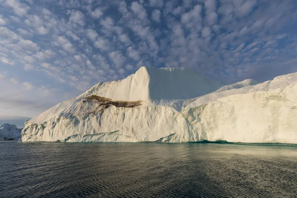 Grandes Icebergs Diferentes Formas Baía Disko Oeste Groenlândia Sua Fonte — Fotografia de Stock